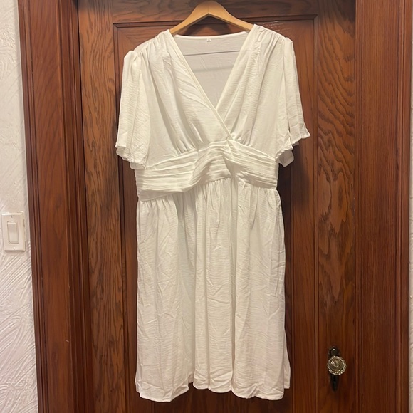 White faux wrap dress XXL - Picture 2 of 4